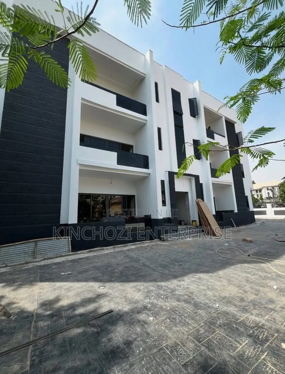 3bdrm Apartment in Wuse 2 for sale
