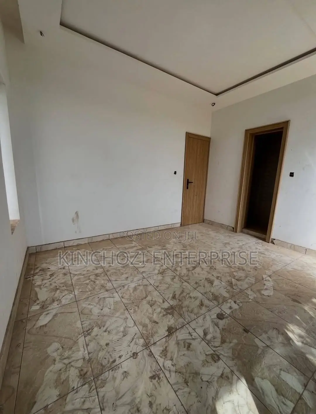 3bdrm Apartment in Wuse 2 for sale