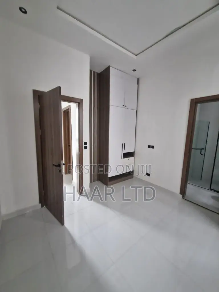 4bdrm Duplex in Ado / Ajah for sale