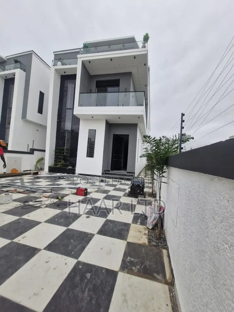 5bdrm Duplex in Ado / Ajah for sale