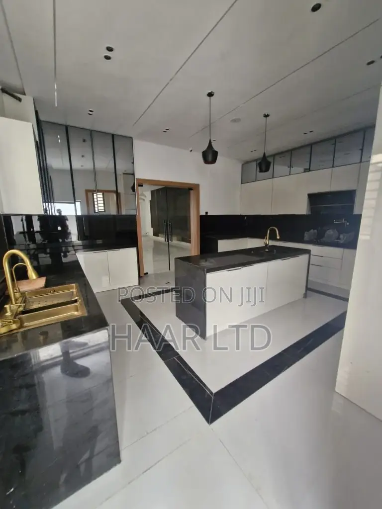 5bdrm Duplex in Ado / Ajah for sale