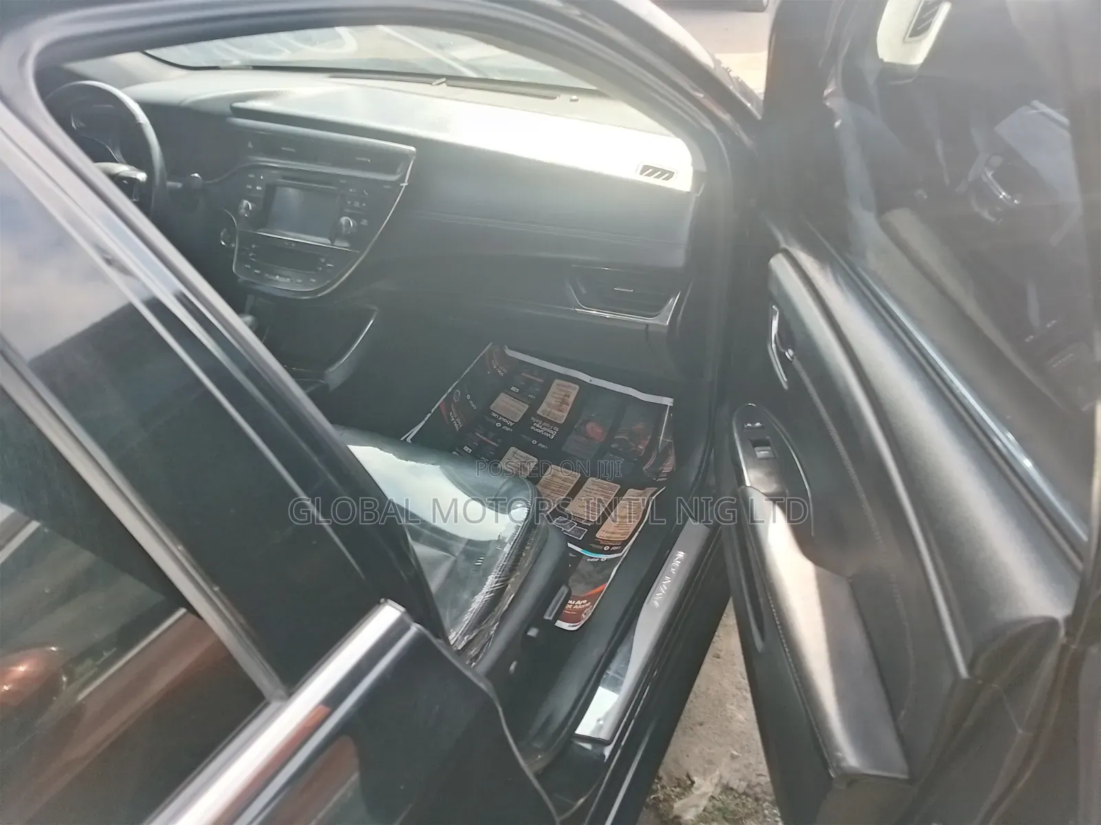 Toyota Avalon Limited Edition 2017. 2018.