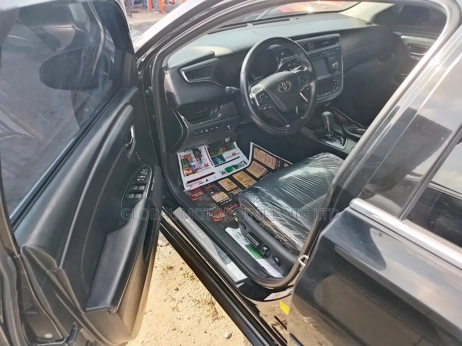 Toyota Avalon Limited Edition 2017. 2018.