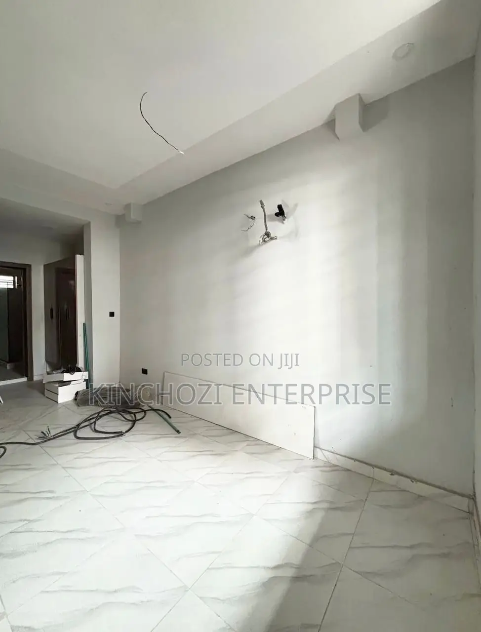 2bdrm Apartment in Lekki Phase 1 for rent