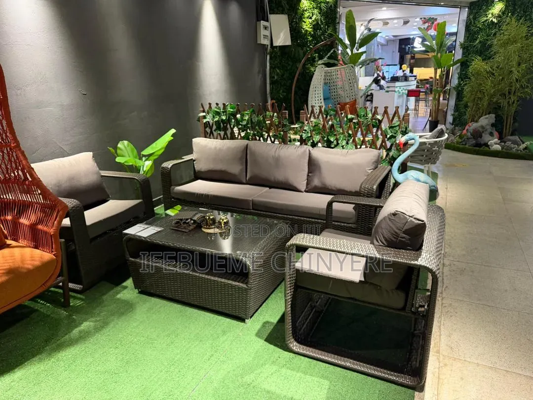 Bistro by 6 Seater