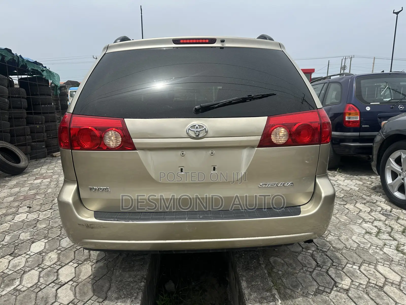 Toyota Sienna XLE AWD 2006 Gold