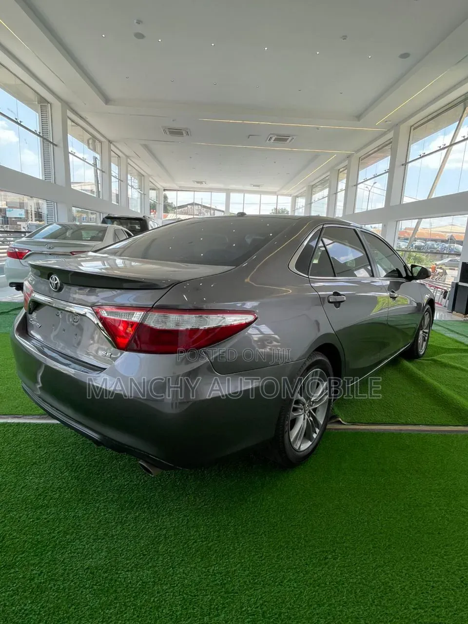 Toyota Camry SE 4dr Sedan (2.5L 4cyl 6A) 2015 White