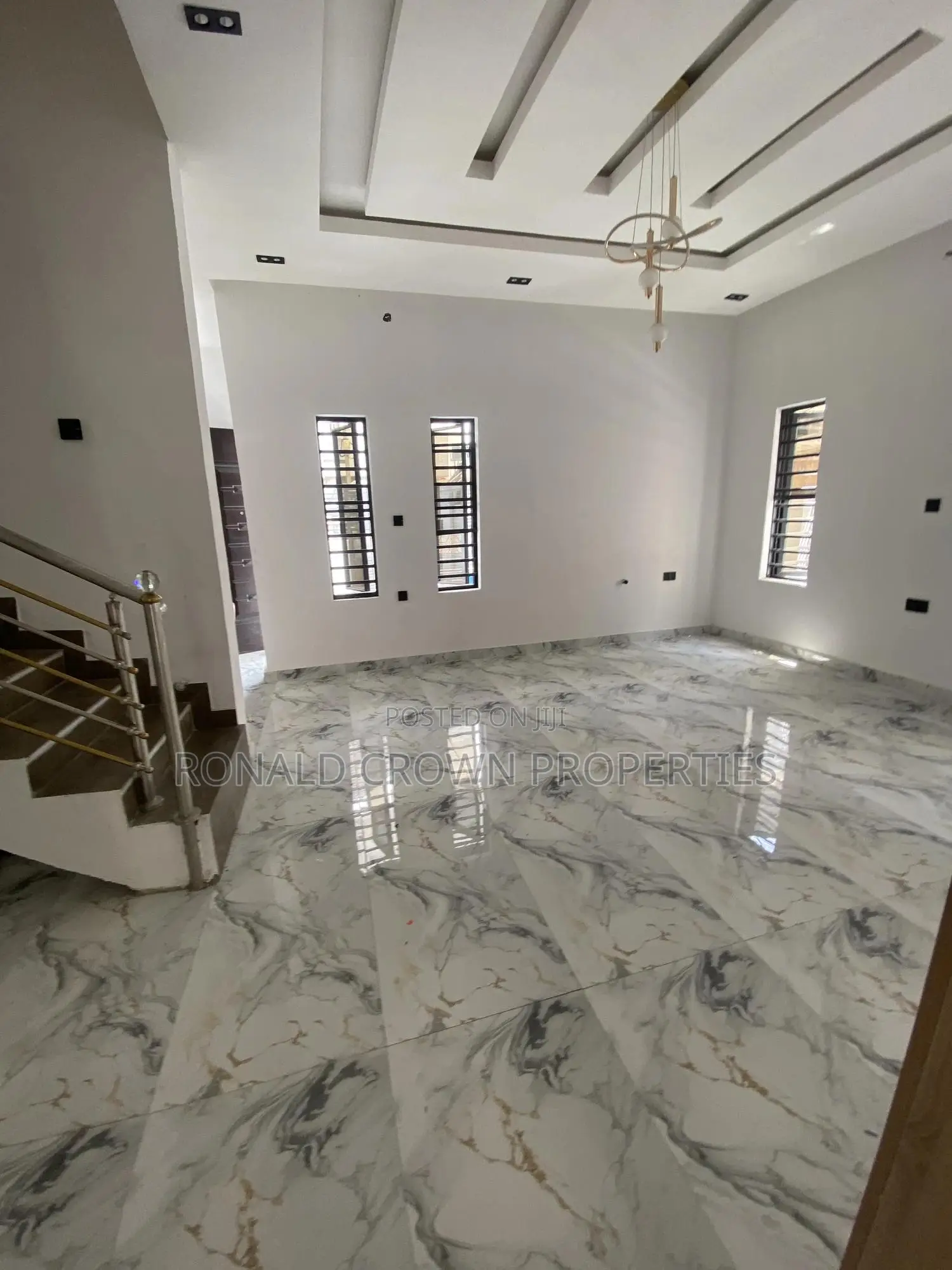 4bdrm Duplex in Ago Palace for sale