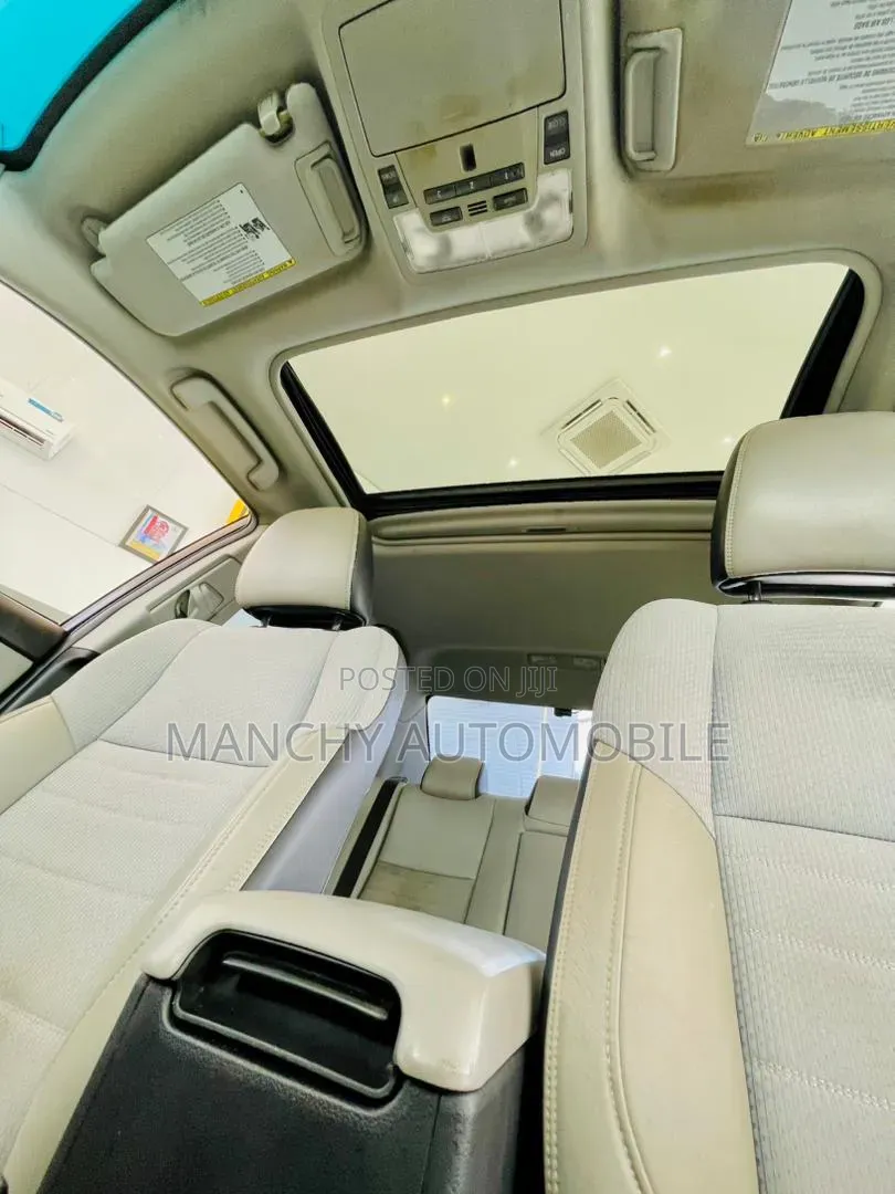 Toyota Camry SE 4dr Sedan (2.5L 4cyl 6A) 2016 White