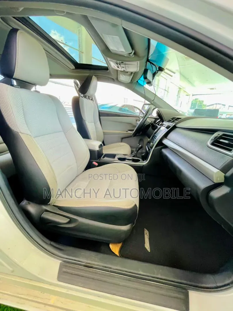 Toyota Camry SE 4dr Sedan (2.5L 4cyl 6A) 2016 White