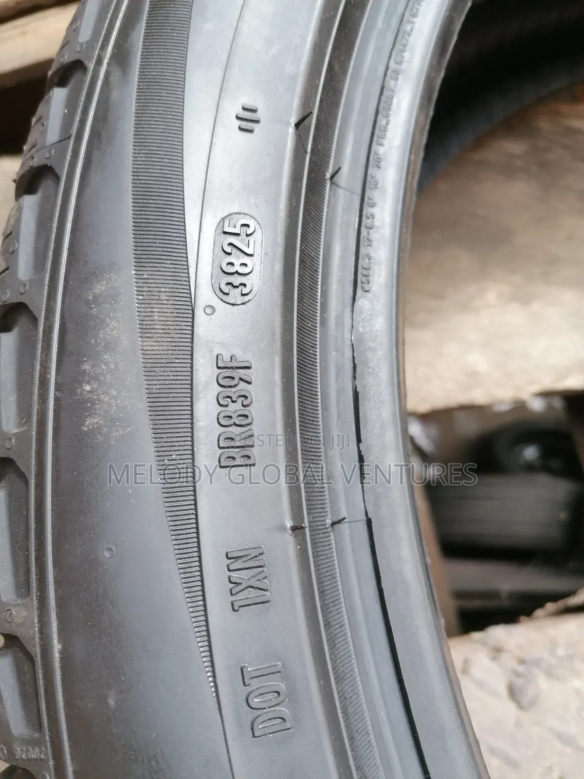 285/40r23 Pirelli Tyre Tire
