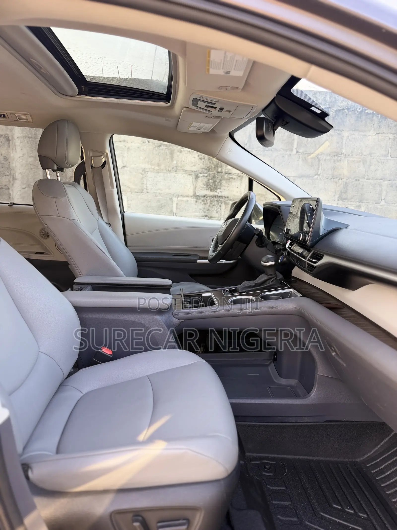 Toyota Sienna Limited AWD 7-Passenger 2023 Gray