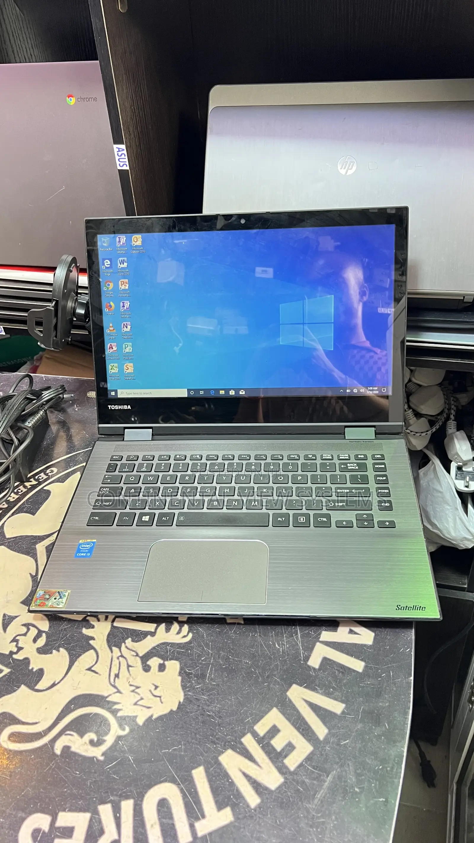 Laptop Toshiba Satellite E45T 8GB Intel Core i3 HDD 256GB
