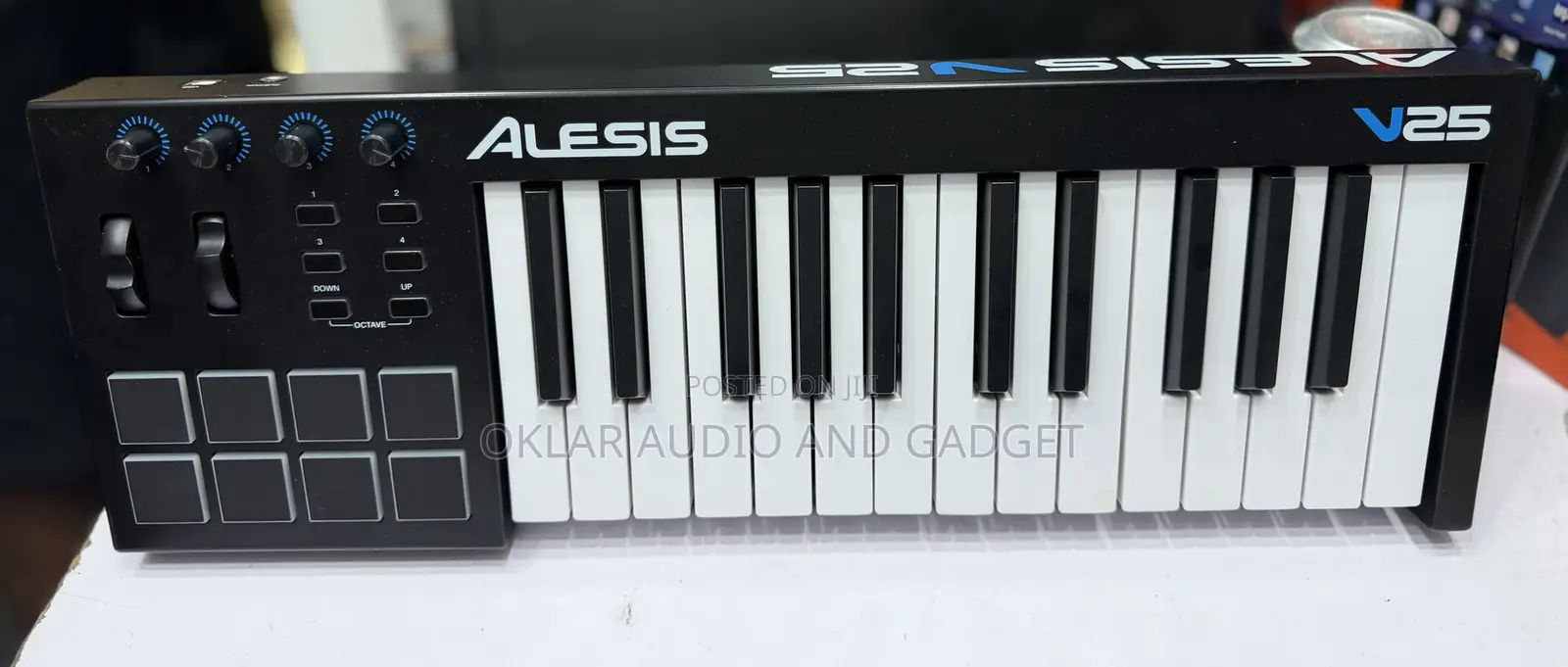 Alesis V25 Usb Midi Keyboard (Neatly Used)