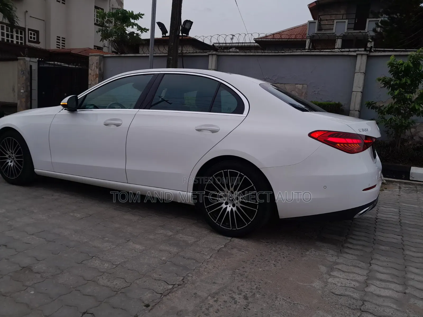 Mercedes-Benz C300 2024 White