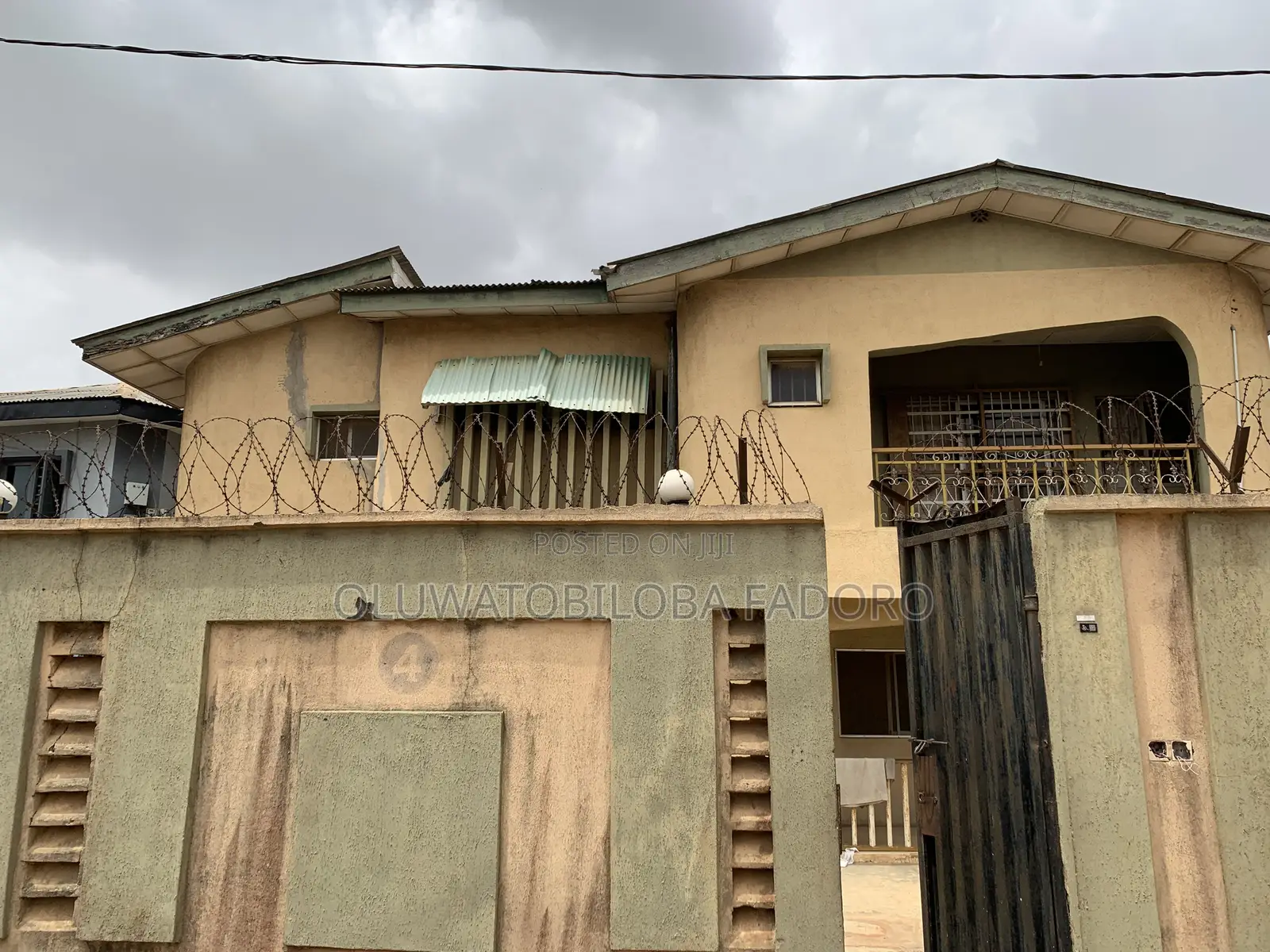 12bdrm Block of Flats in Ipaja Road for sale