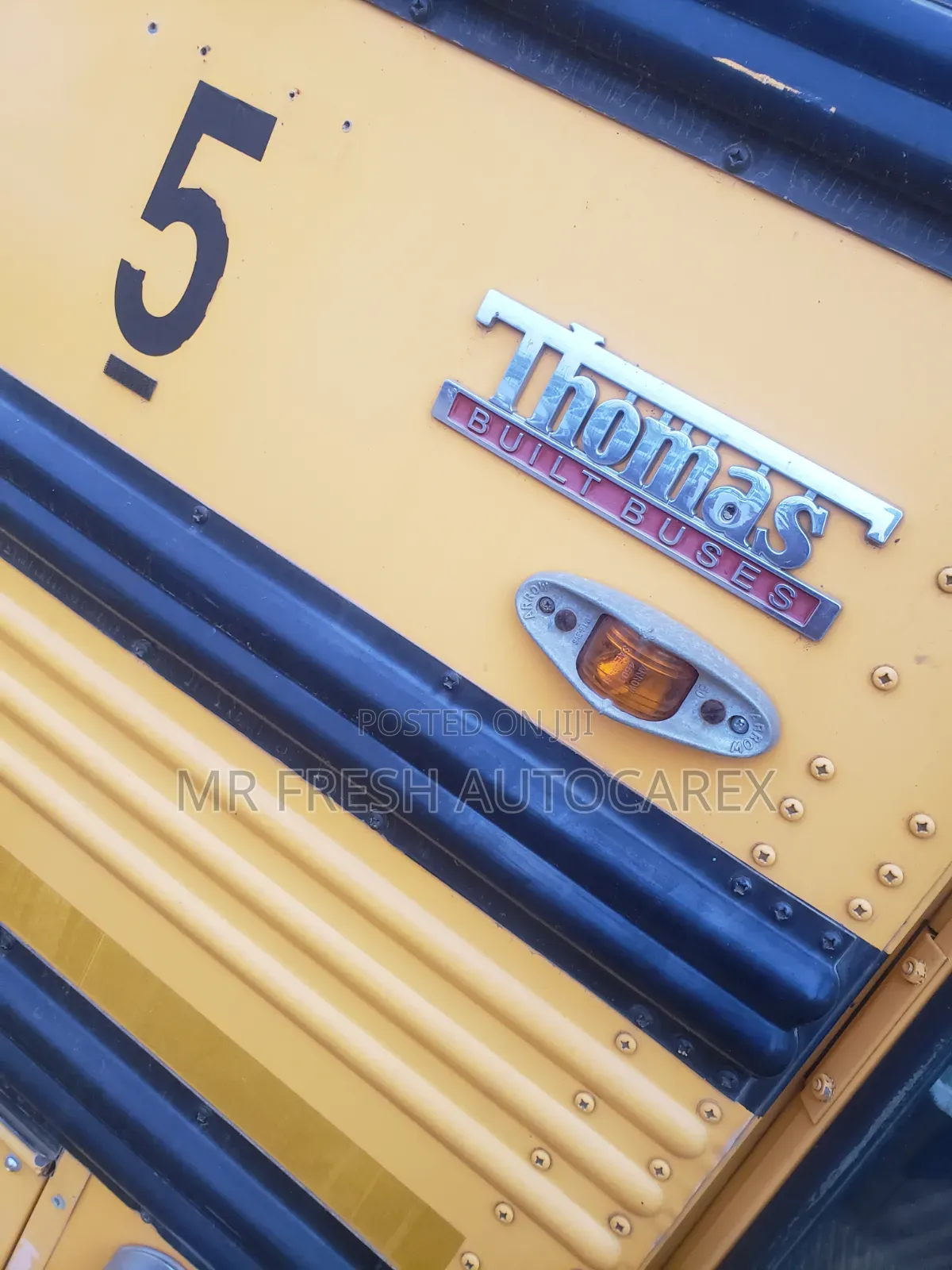 Freightliner M2 2000 Yellow