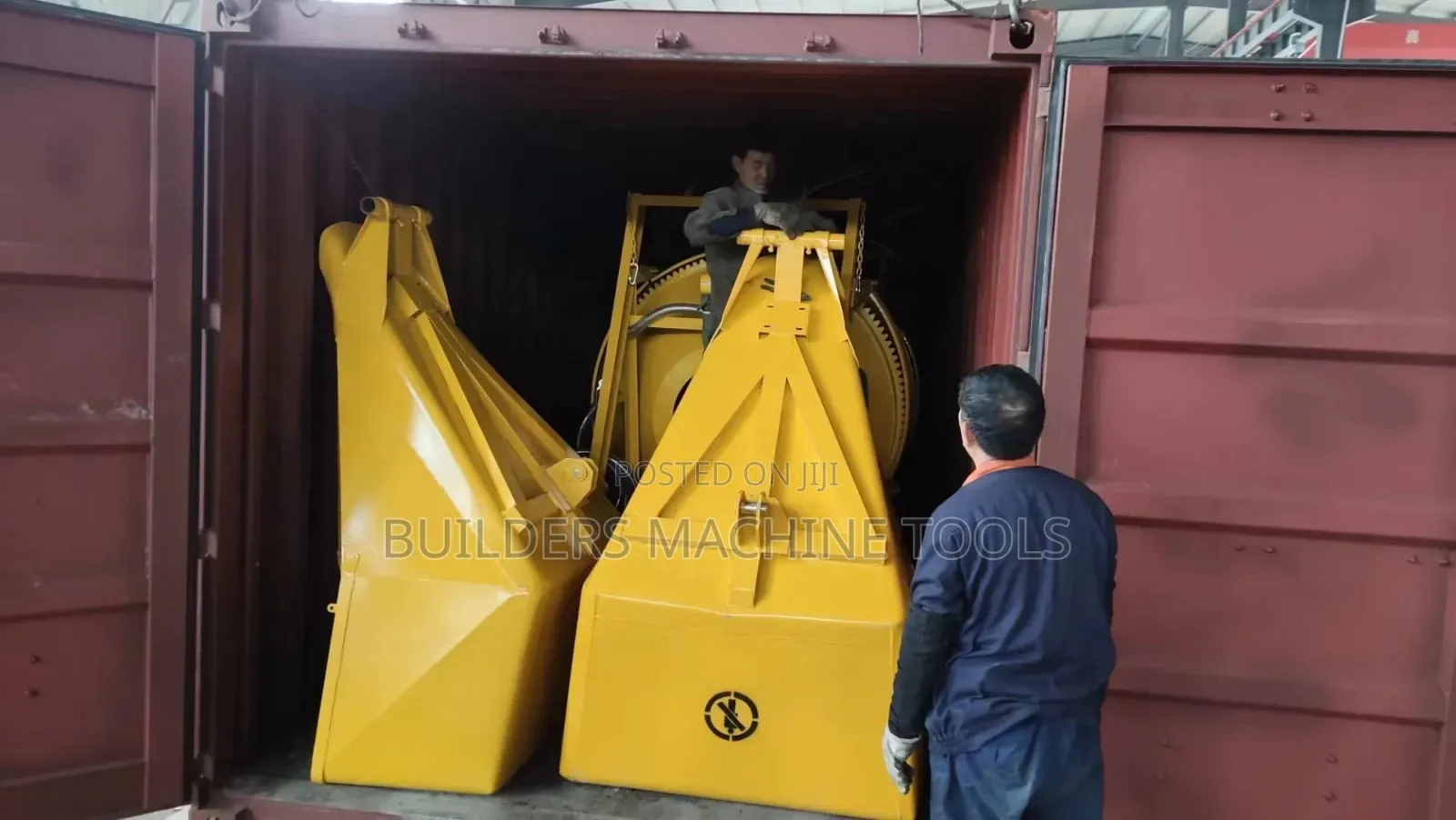 Self Loading Concrete Mixer