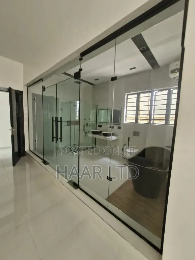 5bdrm Duplex in Chevron for sale