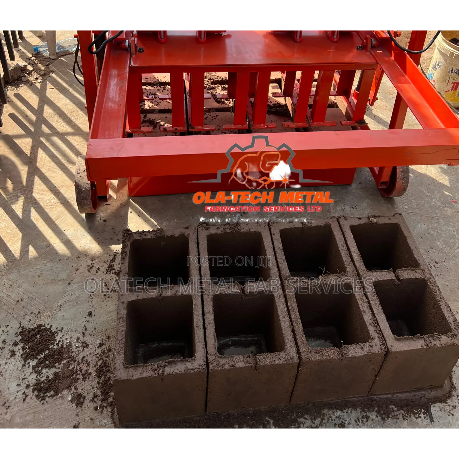 Egg Layer Concrete Block Molding Machine (3000 Blocks Daily)