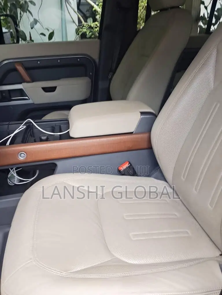 Land Rover Defender 2022 Gray