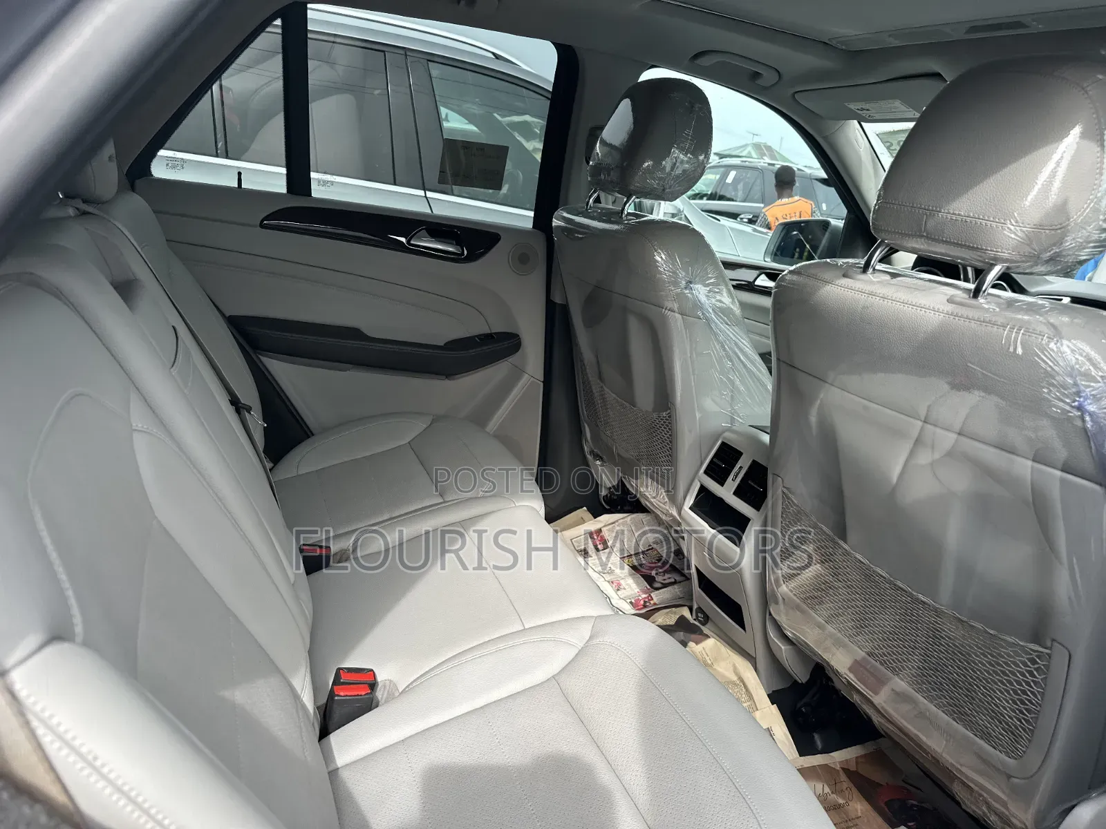 Mercedes-Benz M Class ML350 4MATIC 4dr SUV AWD (3.5L 6cyl 7A) 2014 Gray