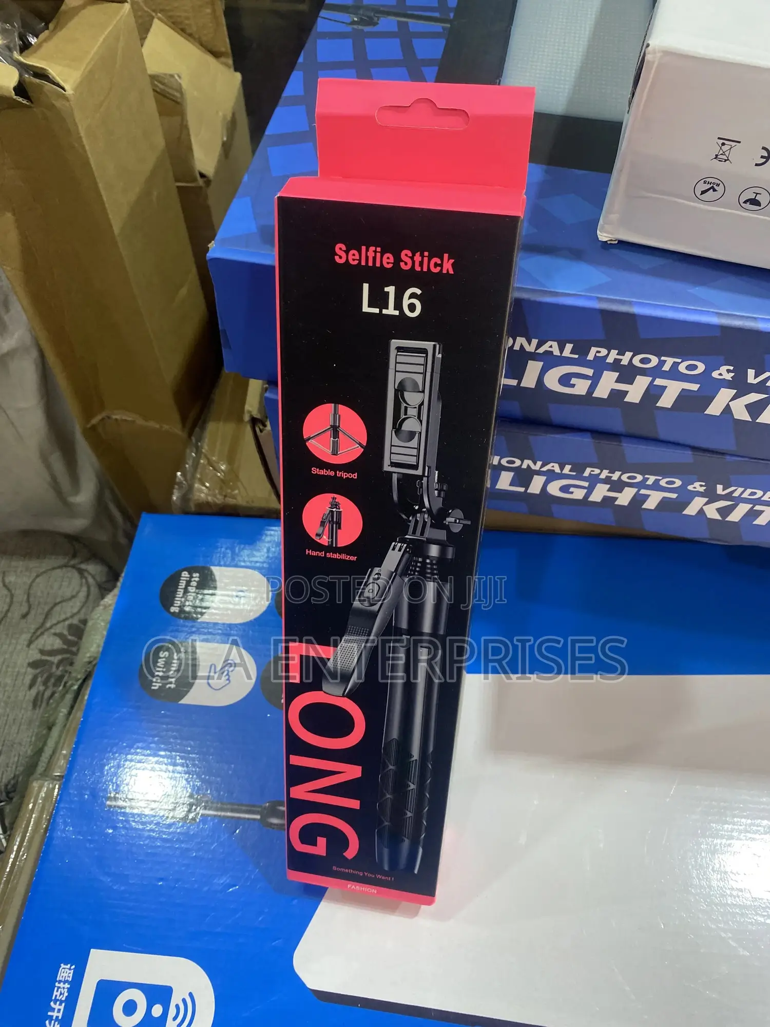 L16 Selfie Stick