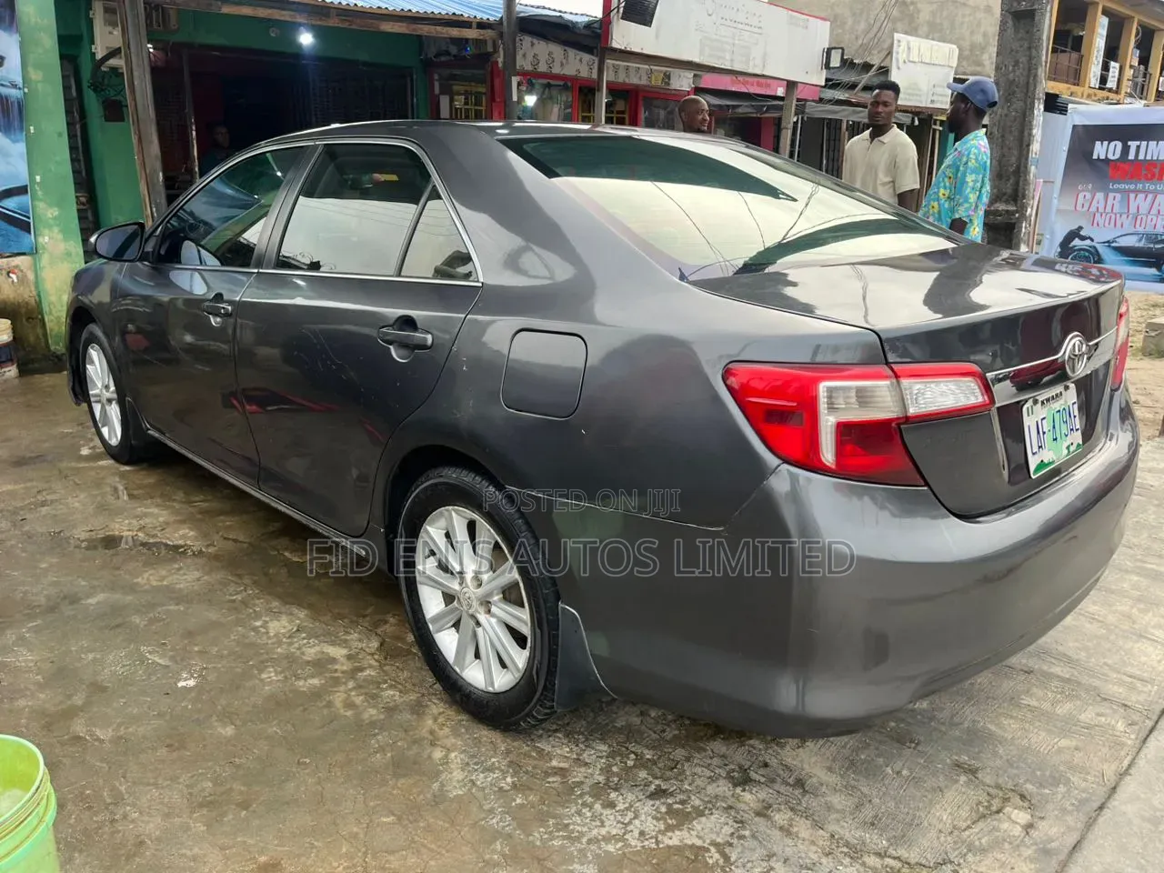 Toyota Camry LE 4dr Sedan (2.5L 4cyl 6A) 2013 Gray