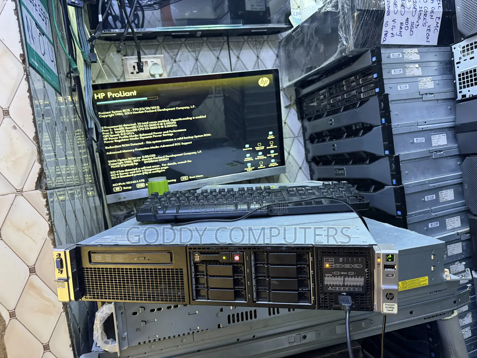 Server HP ProLiant DL380P Gen8 32GB Intel Xeon HDD 1T