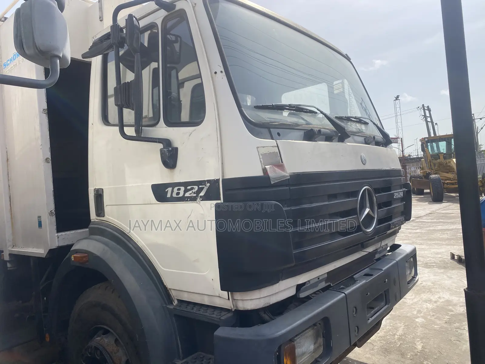 Mercedes Benz Garbage Compactor