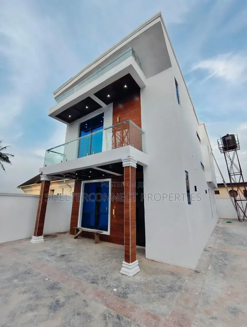 4bdrm Duplex in Fagba for sale