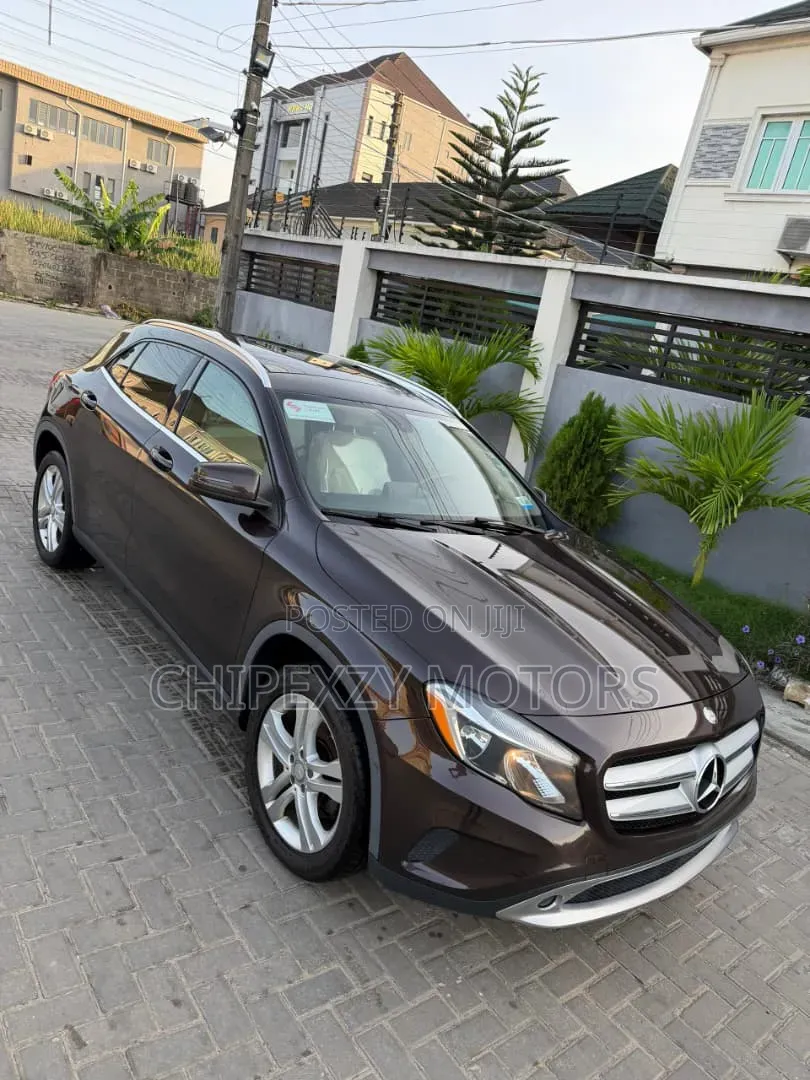 Mercedes-Benz GLA 250 2015 Brown