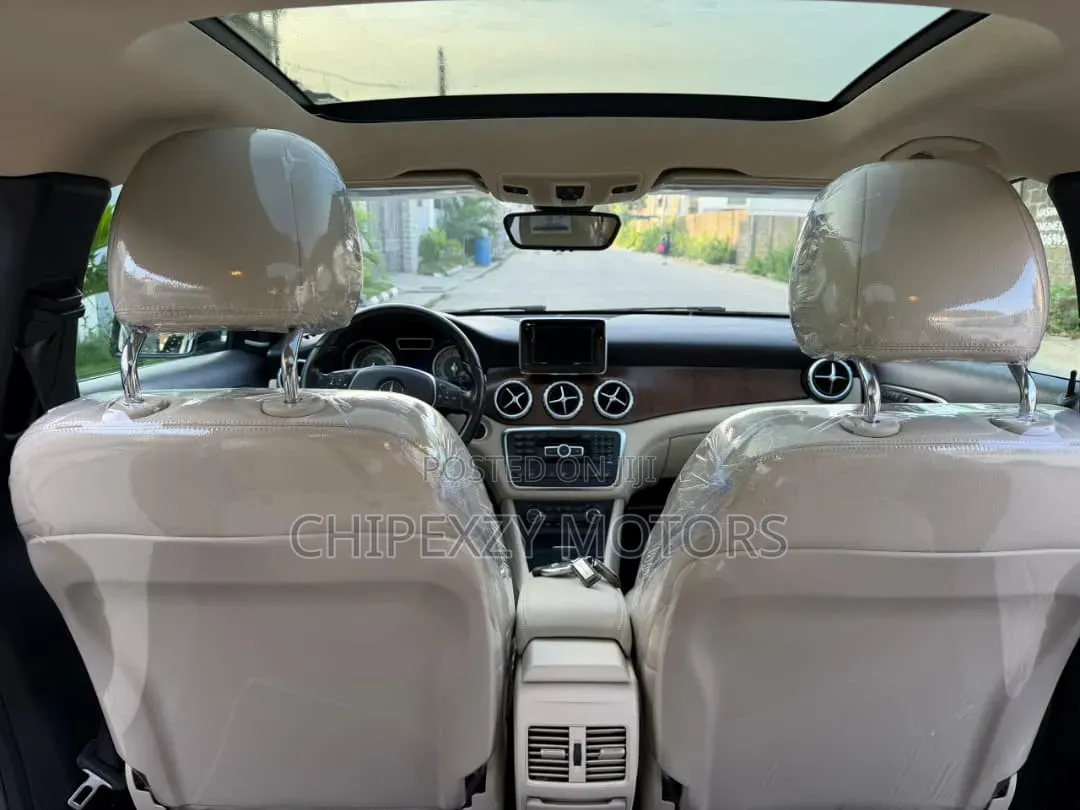 Mercedes-Benz GLA 250 2015 Brown
