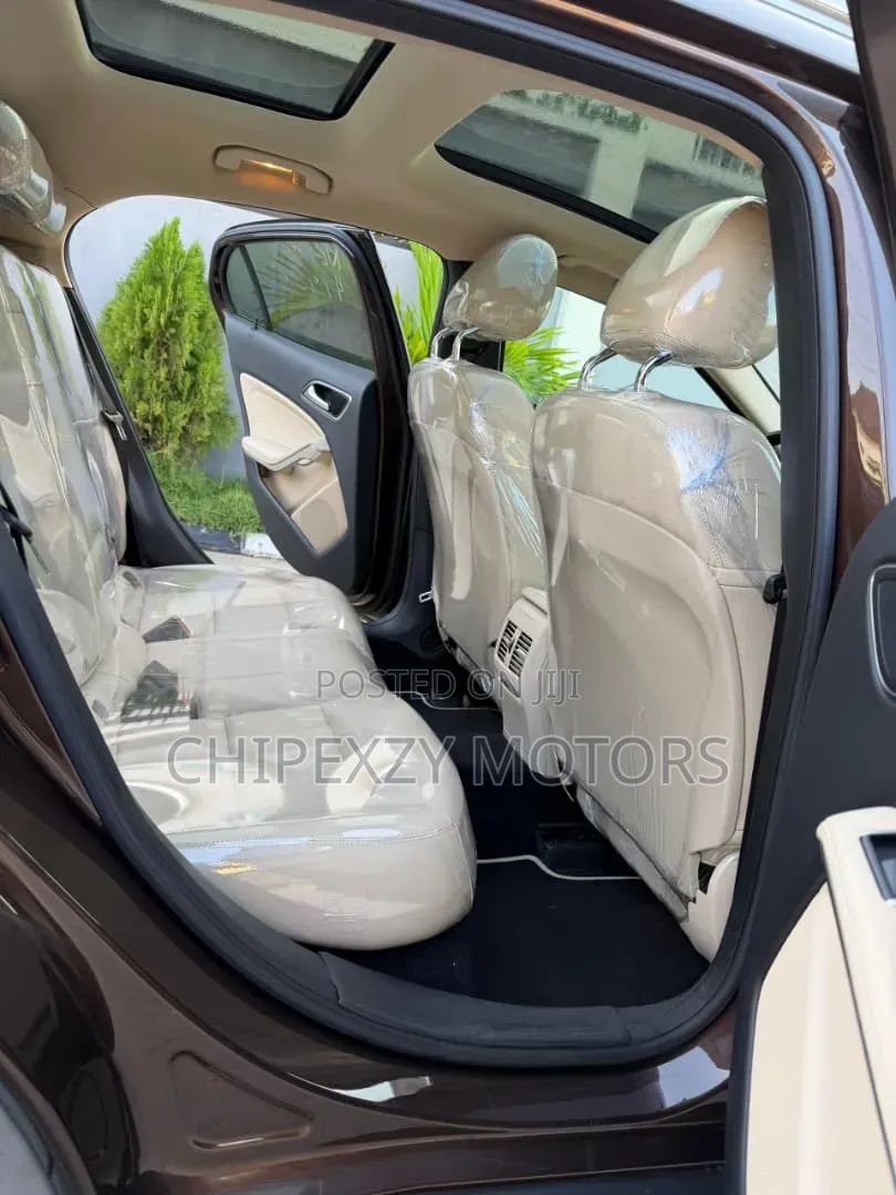 Mercedes-Benz GLA 250 2015 Brown