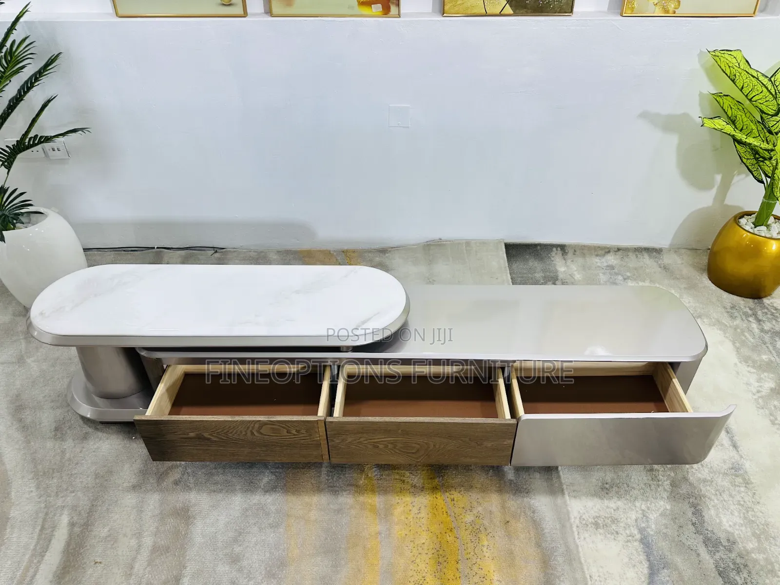 Horizon Gloss Console