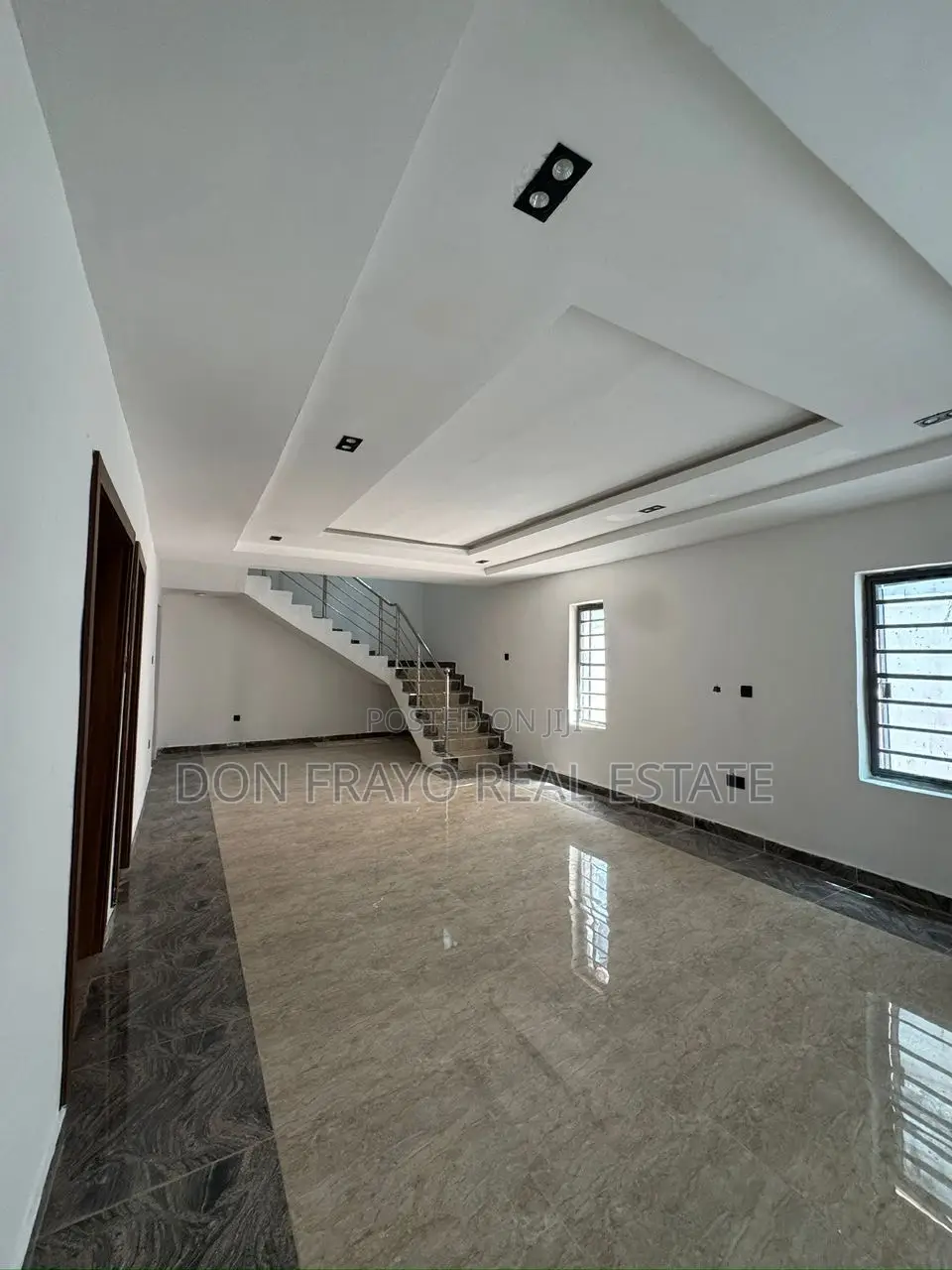 4bdrm Duplex in Onikoko Close Agodi for sale
