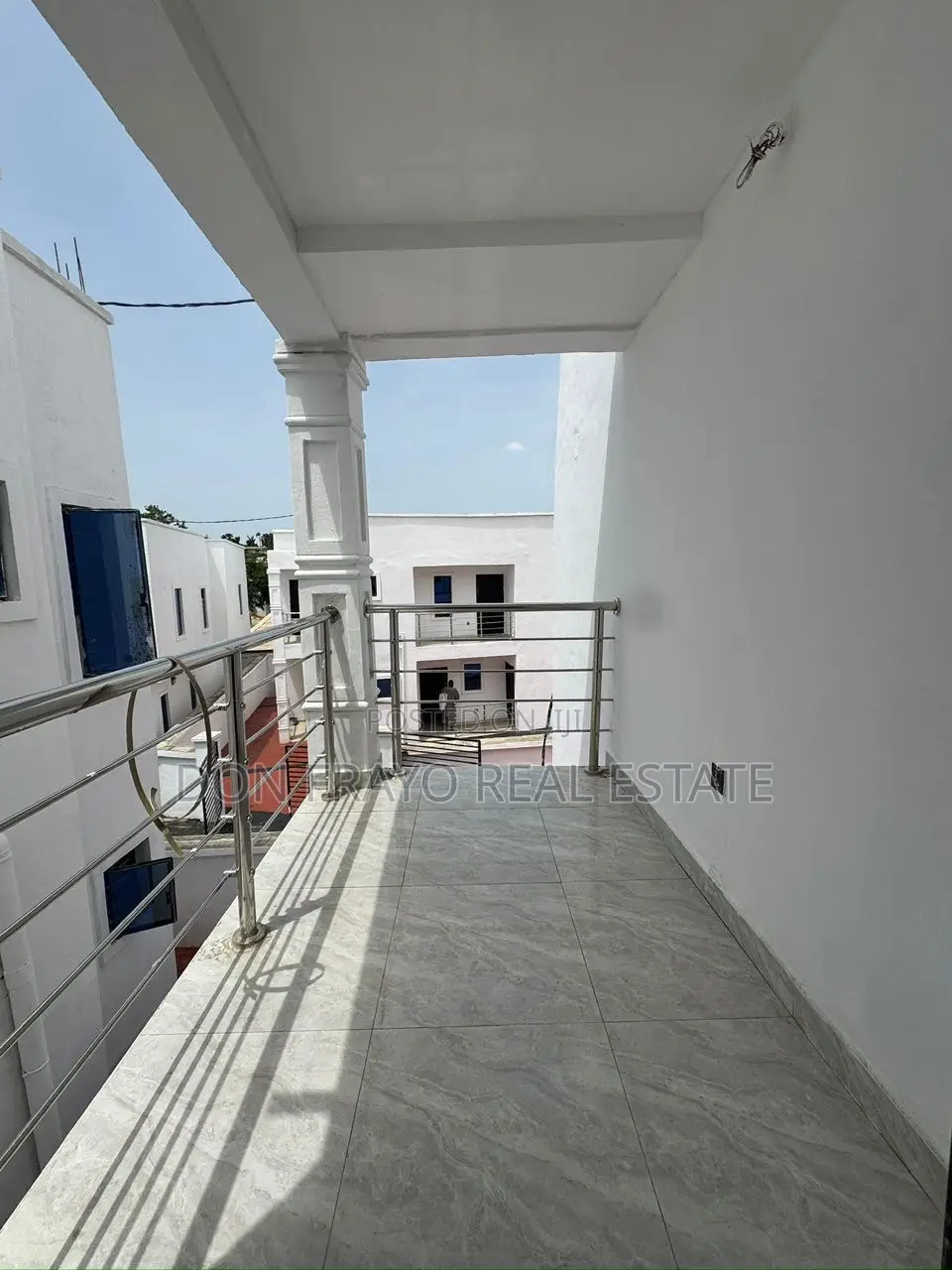 4bdrm Duplex in Onikoko Close Agodi for sale