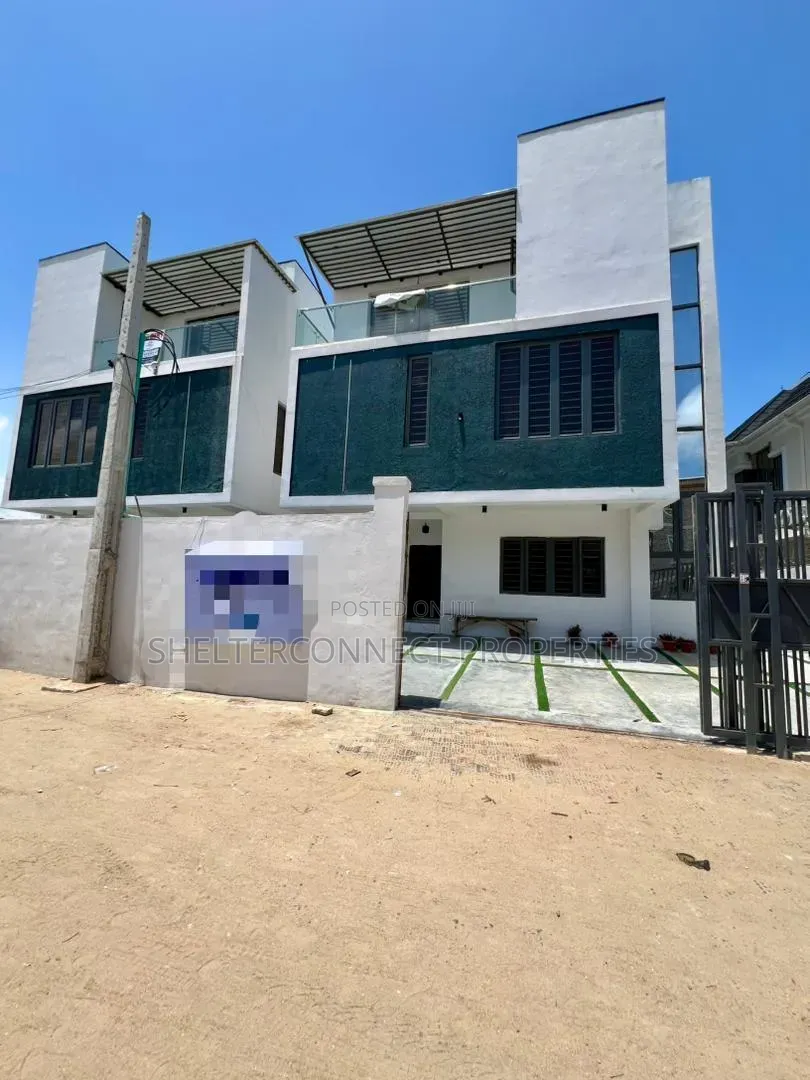 4bdrm Duplex in Ologolo for sale