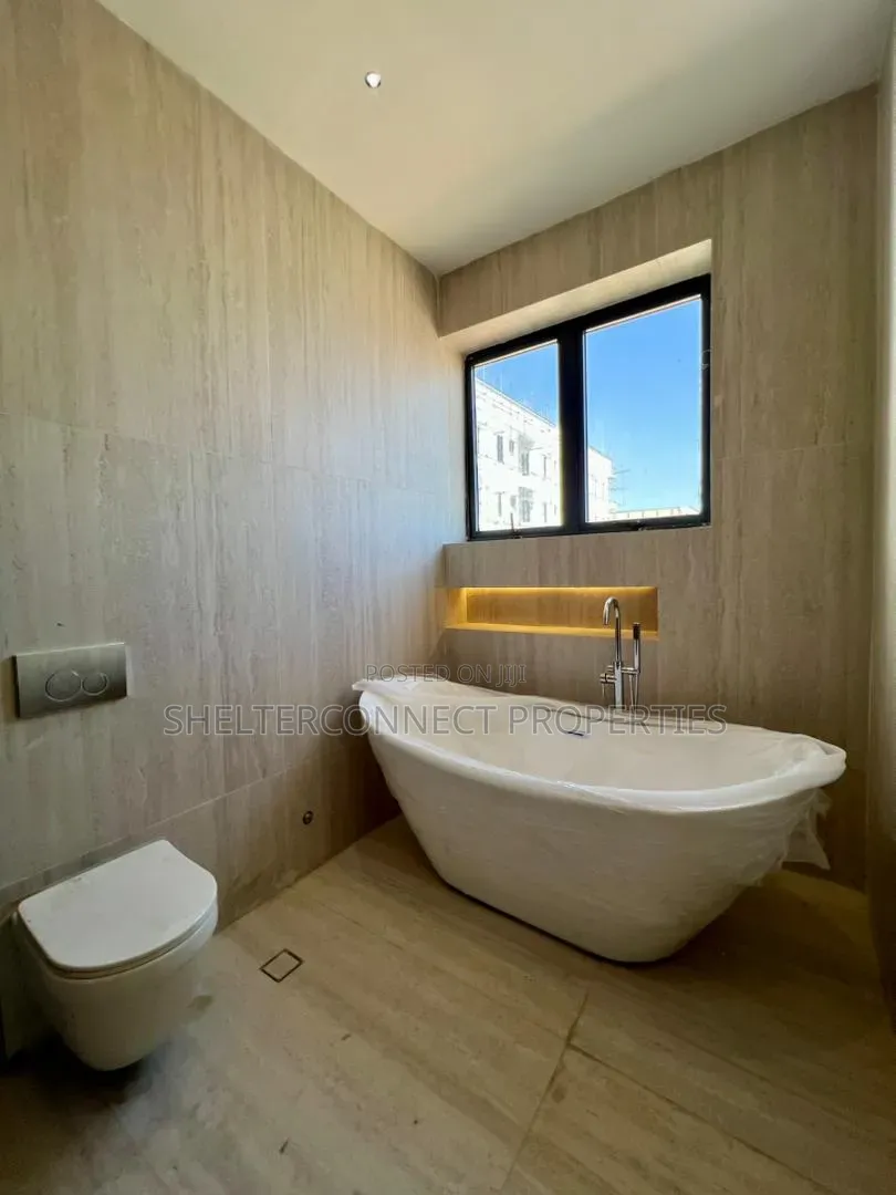 6bdrm Duplex in Lekki Phase 1 for sale