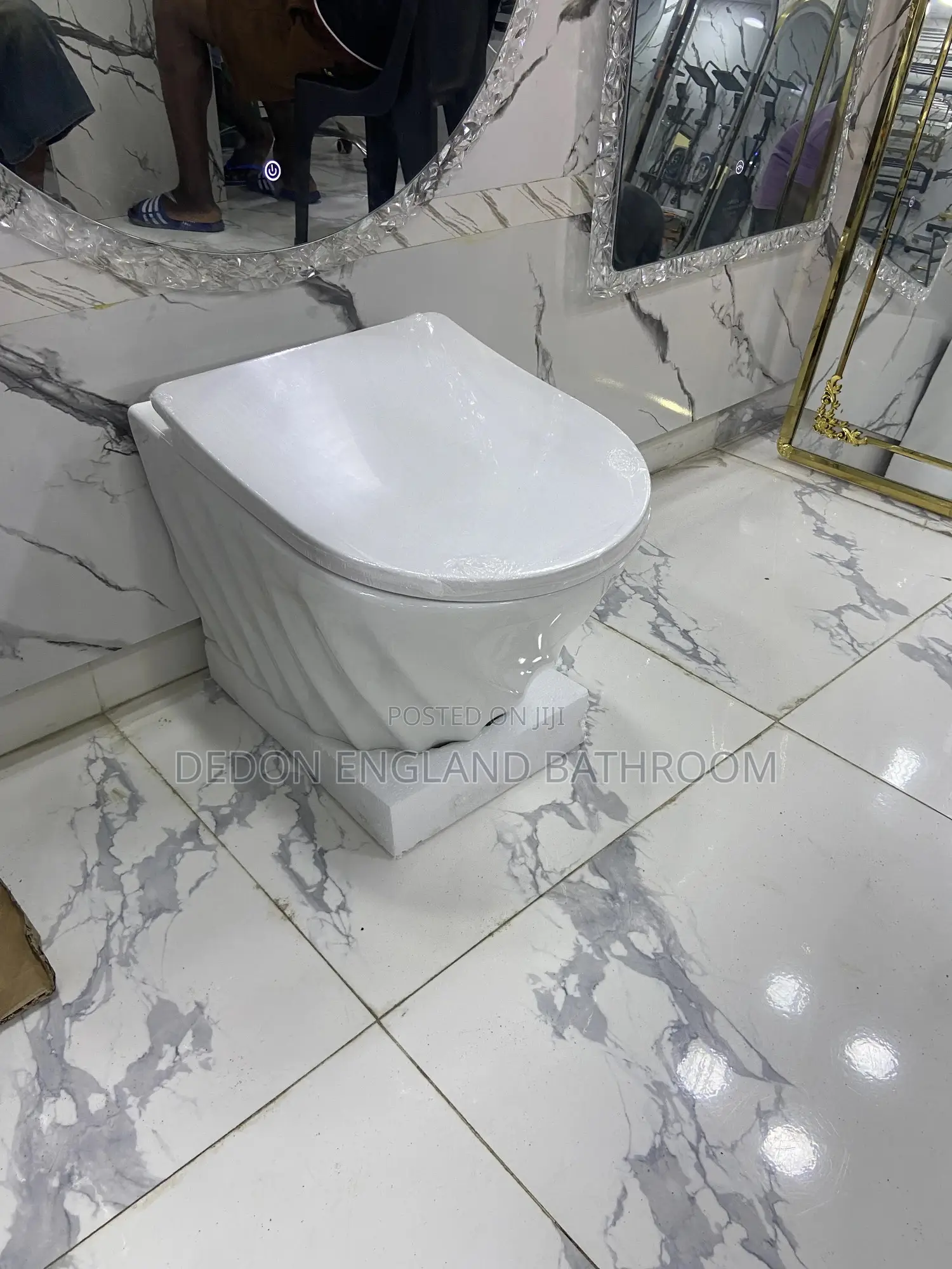 Premium England Concealed Wc