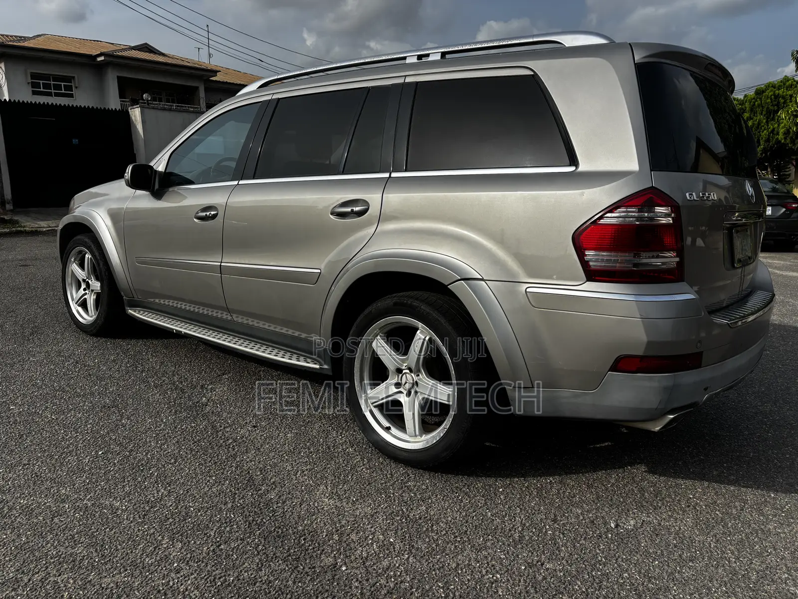 Mercedes-Benz GL-Class GL 550 2008 Gold