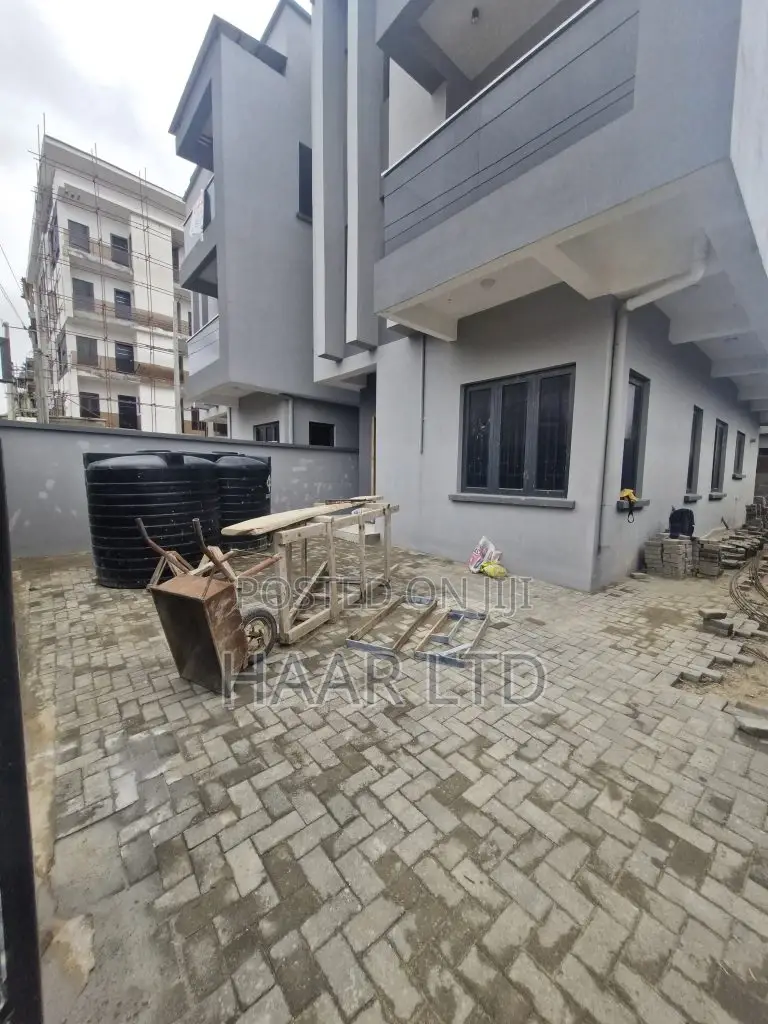 4bdrm Duplex in Lekki Phase 1 for sale