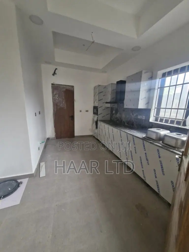 4bdrm Duplex in Lekki Phase 1 for sale