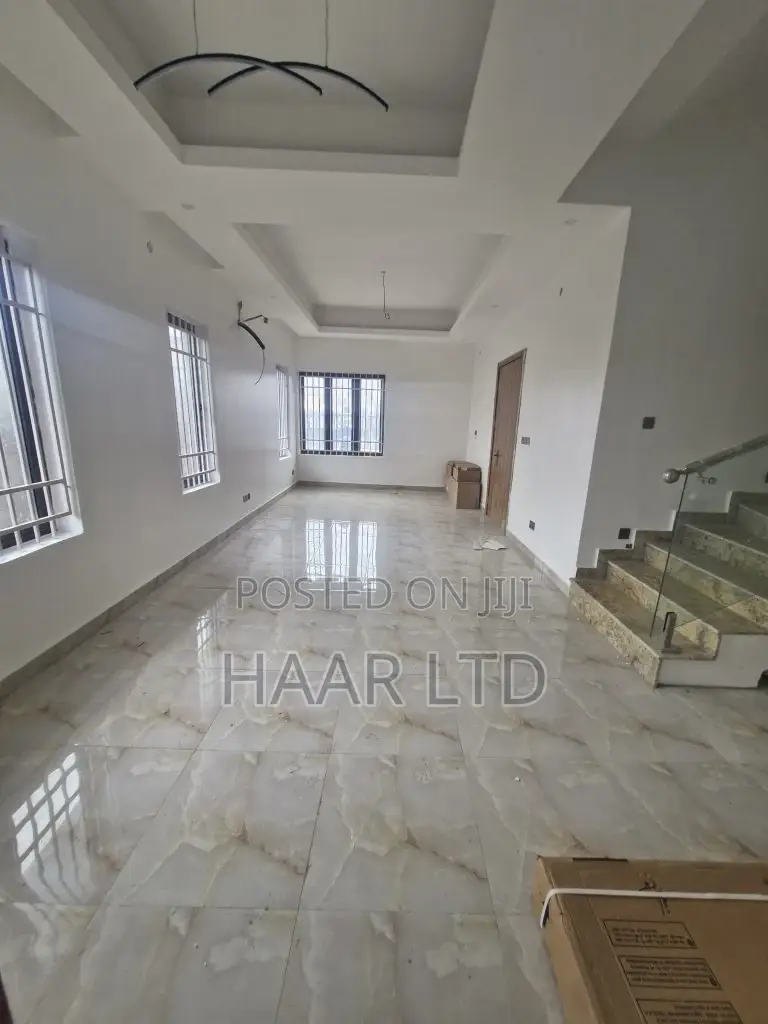 4bdrm Duplex in Lekki Phase 1 for sale