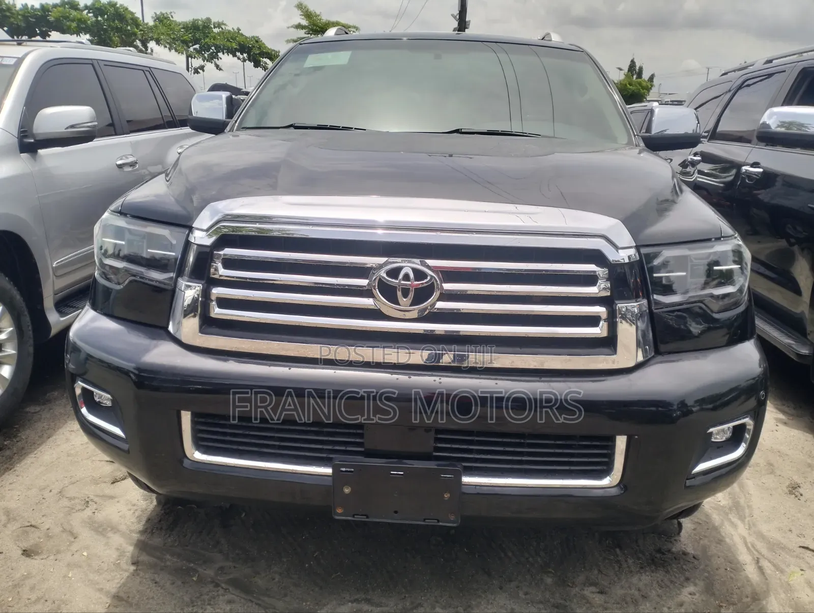 Toyota Sequoia Platinum FFV 4dr SUV 4WD (5.7L 8cyl 6A) 2016 Black