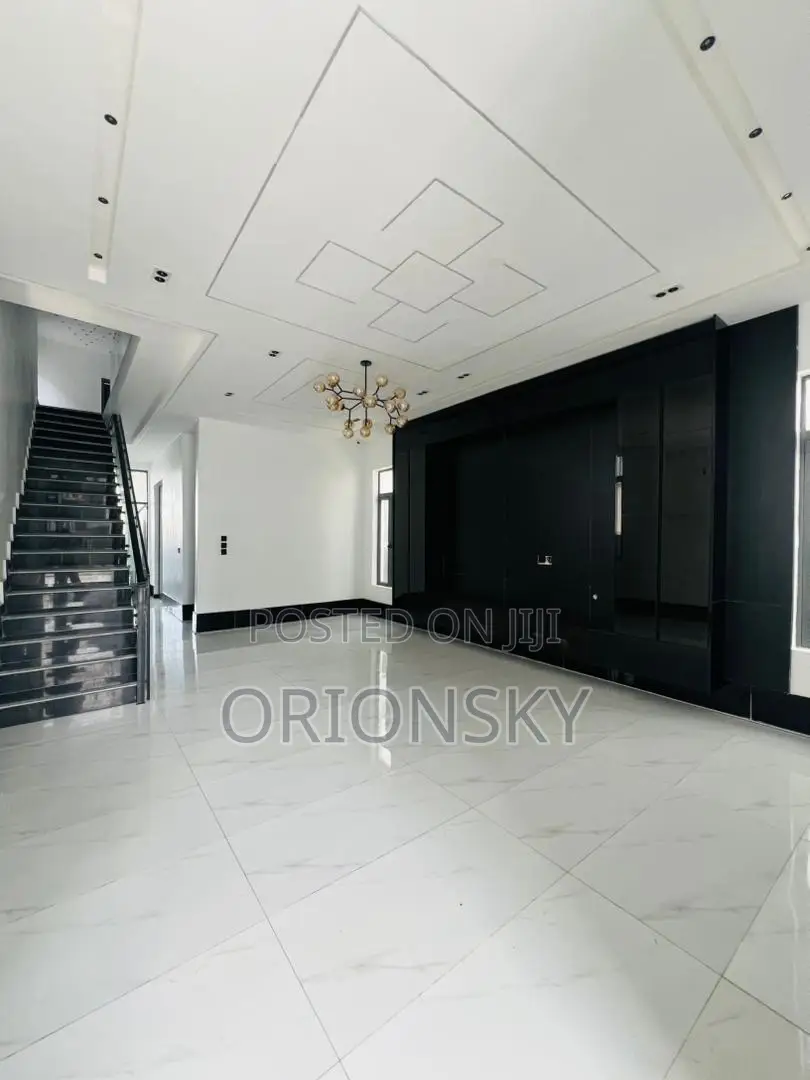 5bdrm Duplex in Ajah, Off Lekki-Epe Expressway for sale