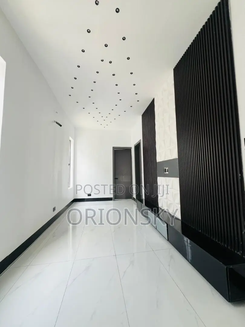 5bdrm Duplex in Ajah, Off Lekki-Epe Expressway for sale