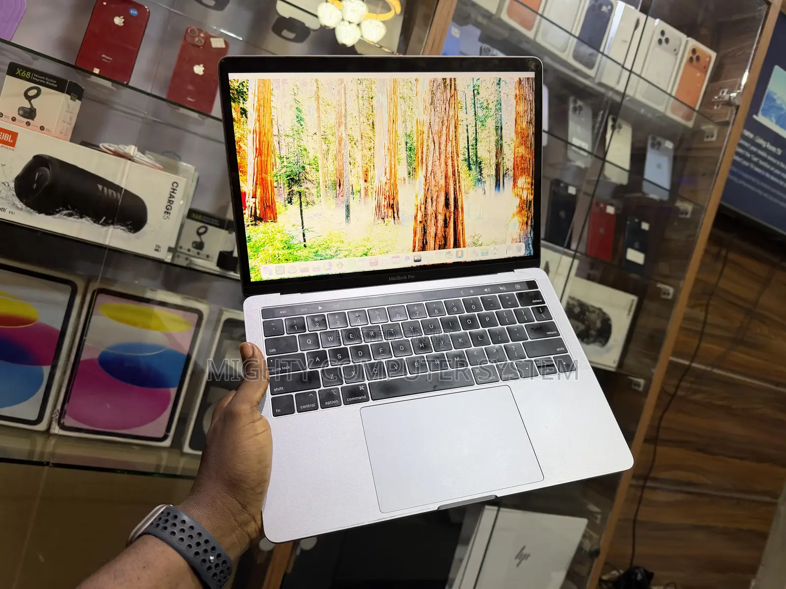 Laptop Apple MacBook Pro 2018 8GB Intel Core i5 SSD 256GB