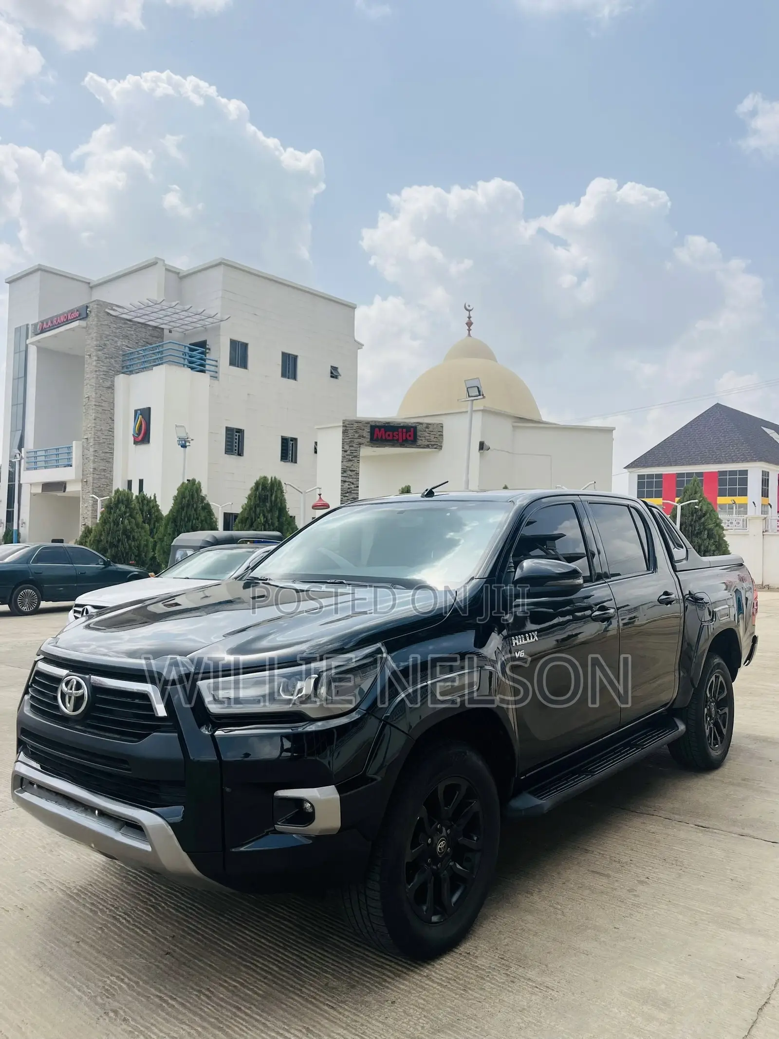Toyota Hilux Revo Double Cab Petrol 2.7 AWD 2021 Black