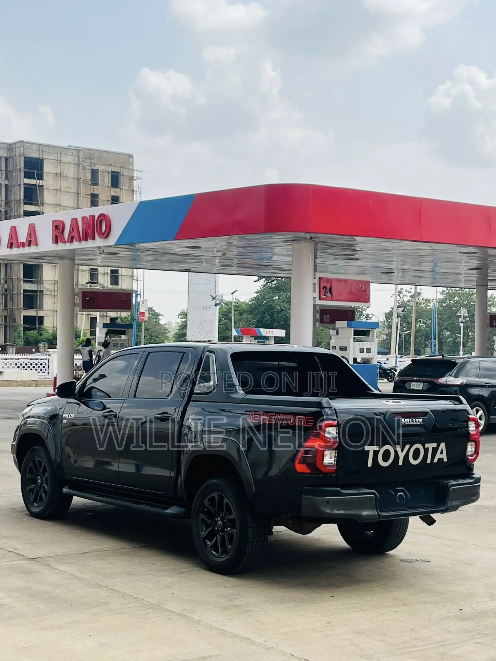 Toyota Hilux Revo Double Cab Petrol 2.7 AWD 2021 Black